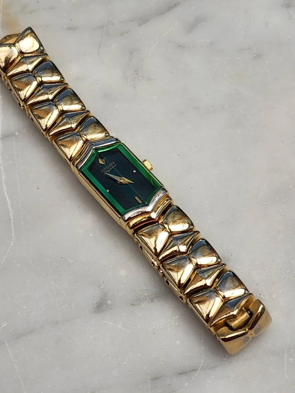 Vintage 90s Citizen Elegance 5421 Women Green Dial Gold-Tone Hexagon Watch 7.25